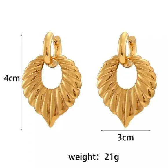 New 18K Chunky Leaf Shape Drop Hoop Earrings, NICE EARRINGS, CUTE EARRINGS - Picture 4 of 4